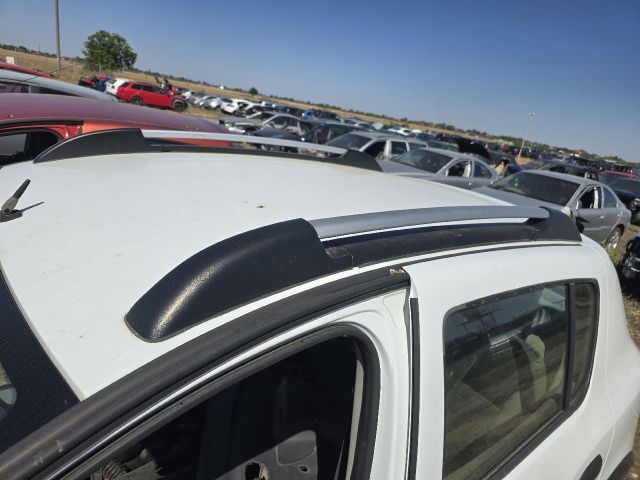 bontott DACIA SANDERO Bal Tetősín