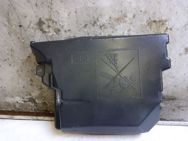 bontott DACIA SANDERO Biztosítéktábla Fedél