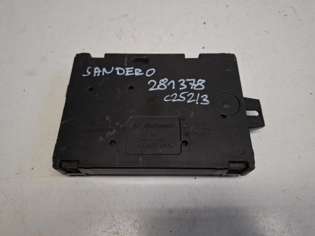 bontott DACIA SANDERO Biztosítéktábla Utastér