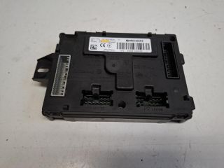 bontott DACIA SANDERO Biztosítéktábla Utastér