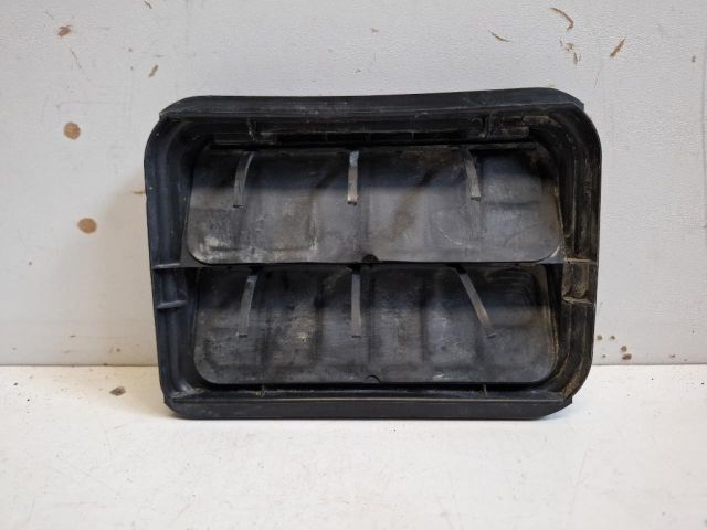 bontott DACIA SANDERO Csomagtér Szellőző Hátsó