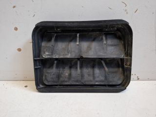 bontott DACIA SANDERO Csomagtér Szellőző Hátsó