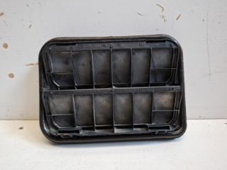 bontott DACIA SANDERO Csomagtér Szellőző Hátsó