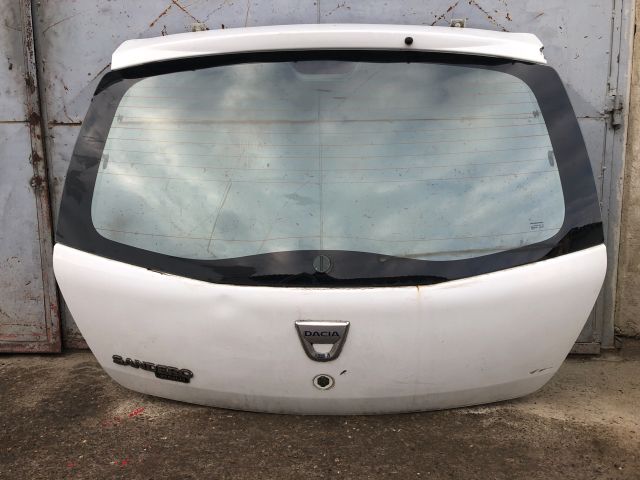 bontott DACIA SANDERO Csomagtérajtó (Részeivel)