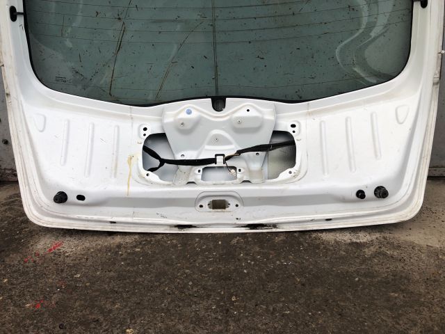 bontott DACIA SANDERO Csomagtérajtó (Részeivel)