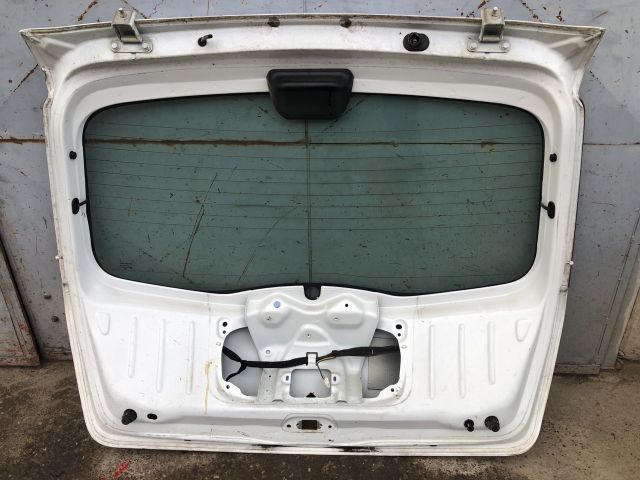 bontott DACIA SANDERO Csomagtérajtó (Részeivel)