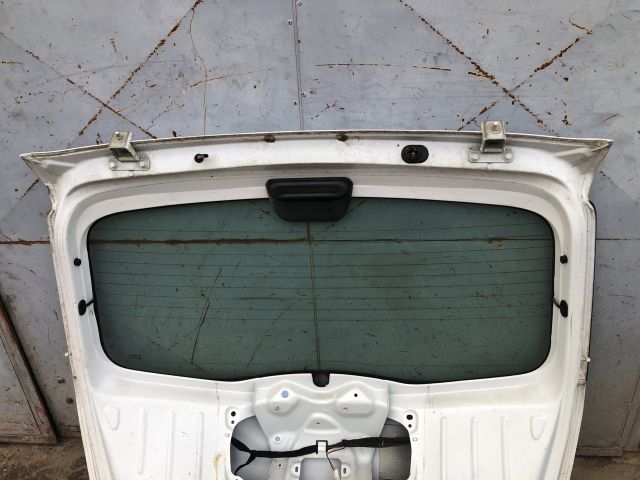 bontott DACIA SANDERO Csomagtérajtó (Részeivel)