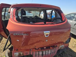 bontott DACIA SANDERO Csomagtérajtó (Üres lemez)