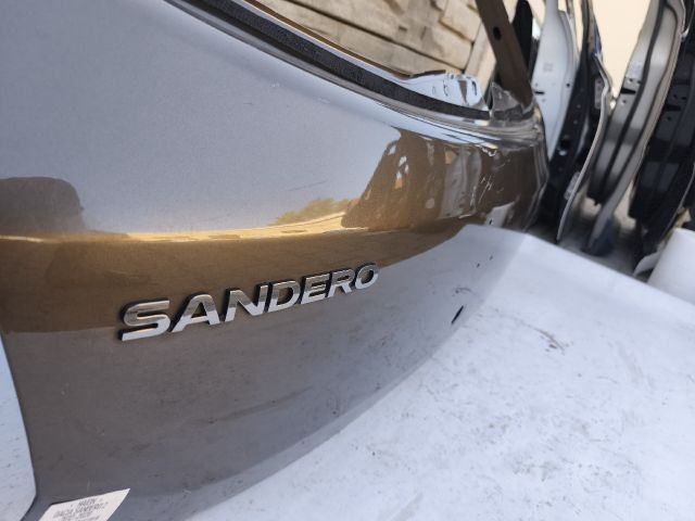 bontott DACIA SANDERO Csomagtérajtó (Üres lemez)