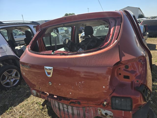 bontott DACIA SANDERO Csomagtérajtó (Üres lemez)