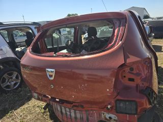 bontott DACIA SANDERO Csomagtérajtó (Üres lemez)