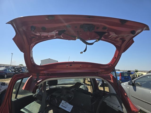 bontott DACIA SANDERO Csomagtérajtó (Üres lemez)