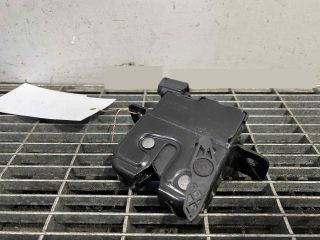 bontott DACIA SANDERO Csomagtérajtó Ütköző