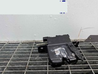 bontott DACIA SANDERO Csomagtérajtó Ütköző