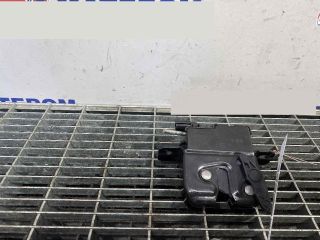 bontott DACIA SANDERO Csomagtérajtó Ütköző