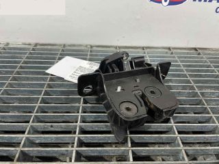 bontott DACIA SANDERO Csomagtérajtó Ütköző