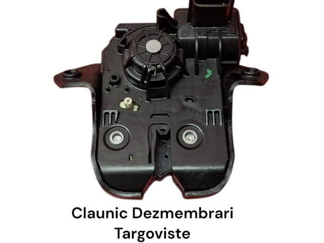 bontott DACIA SANDERO Csomagtérajtó Zárszerkezet