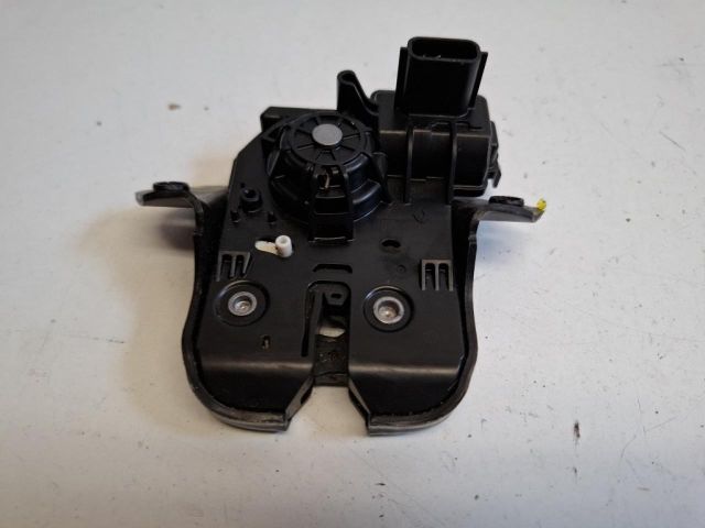 bontott DACIA SANDERO Csomagtérajtó Zárszerkezet