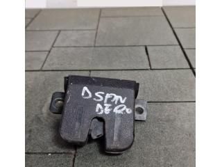 bontott DACIA SANDERO Csomagtérajtó Zárszerkezet