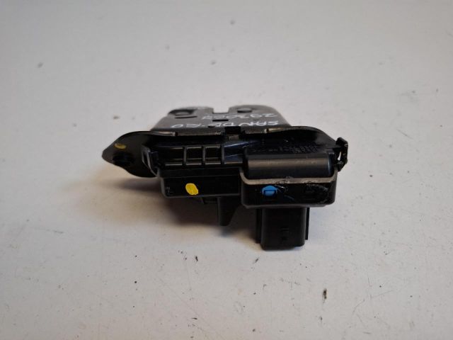 bontott DACIA SANDERO Csomagtérajtó Zárszerkezet