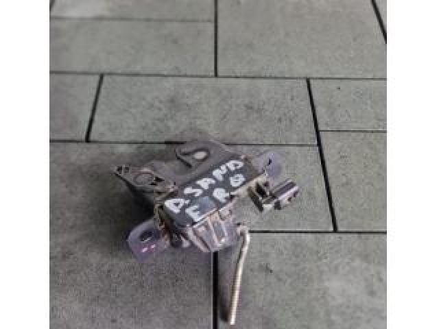 bontott DACIA SANDERO Csomagtérajtó Zárszerkezet