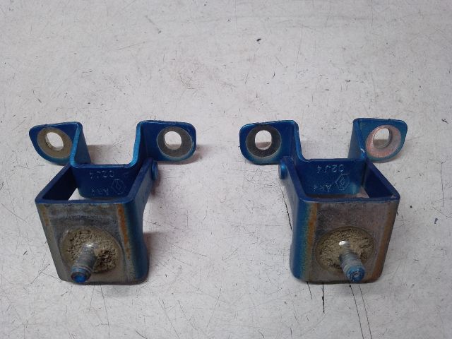 bontott DACIA SANDERO Csomagtérajtó Zsanér