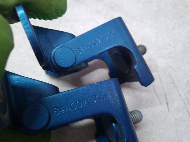 bontott DACIA SANDERO Csomagtérajtó Zsanér