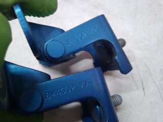 bontott DACIA SANDERO Csomagtérajtó Zsanér