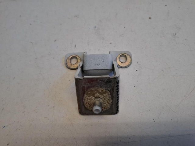 bontott DACIA SANDERO Csomagtérajtó Zsanér