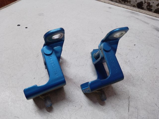 bontott DACIA SANDERO Csomagtérajtó Zsanér