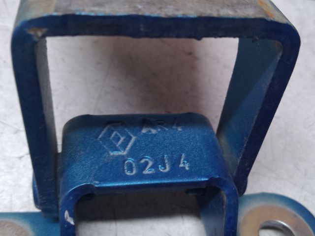 bontott DACIA SANDERO Csomagtérajtó Zsanér