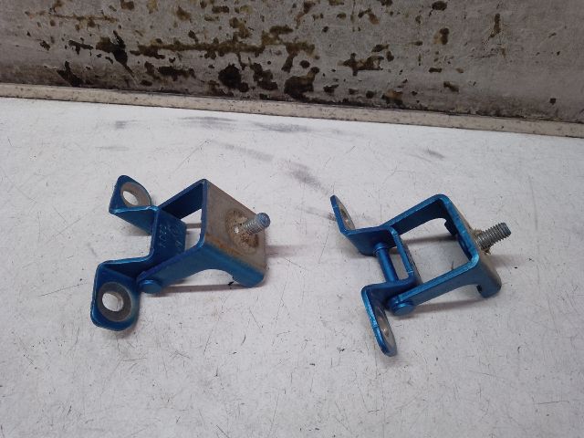 bontott DACIA SANDERO Csomagtérajtó Zsanér