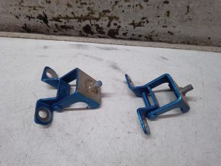 bontott DACIA SANDERO Csomagtérajtó Zsanér