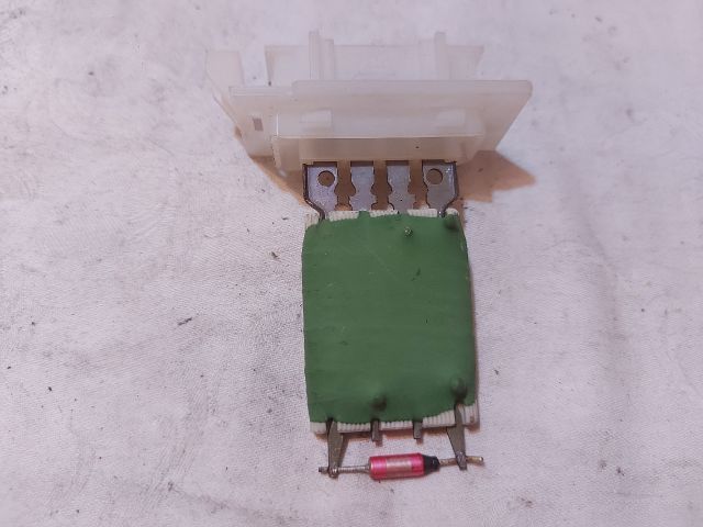 bontott DACIA SANDERO Előtét Ellenállás Fűtőmotor