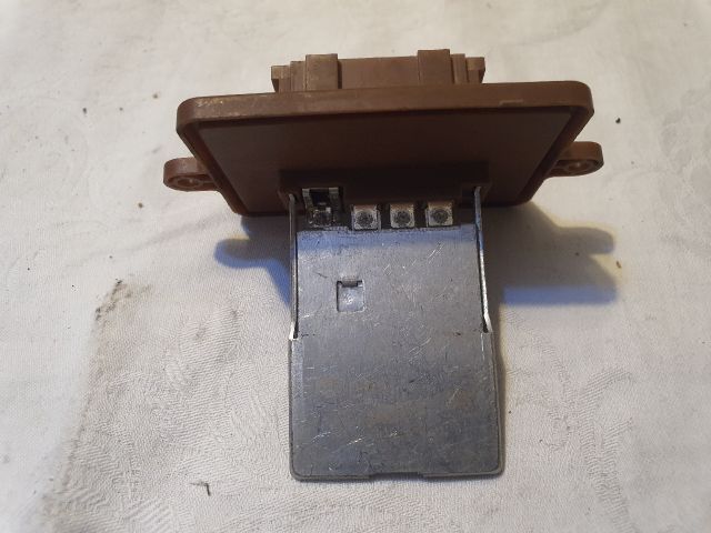 bontott DACIA SANDERO Előtét Ellenállás Fűtőmotor