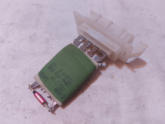 bontott DACIA SANDERO Előtét Ellenállás Fűtőmotor