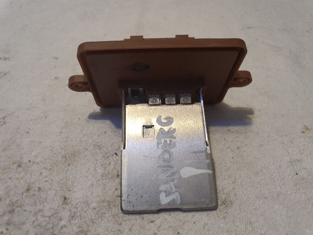 bontott DACIA SANDERO Előtét Ellenállás Fűtőmotor