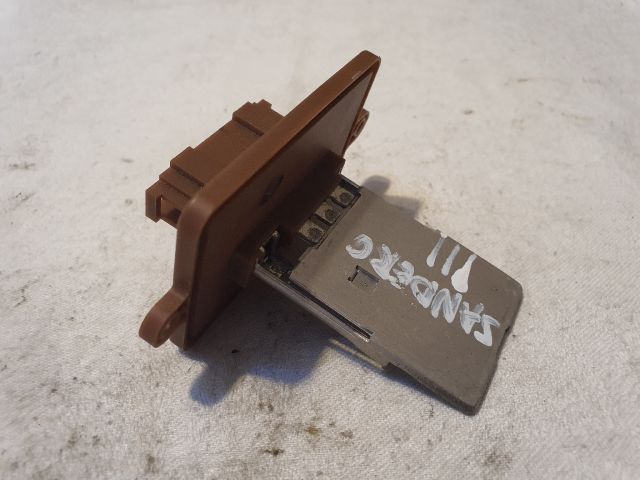 bontott DACIA SANDERO Előtét Ellenállás Fűtőmotor