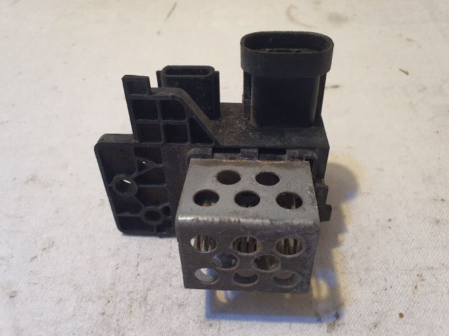 bontott DACIA SANDERO Előtét Ellenállás Hűtőventilátor