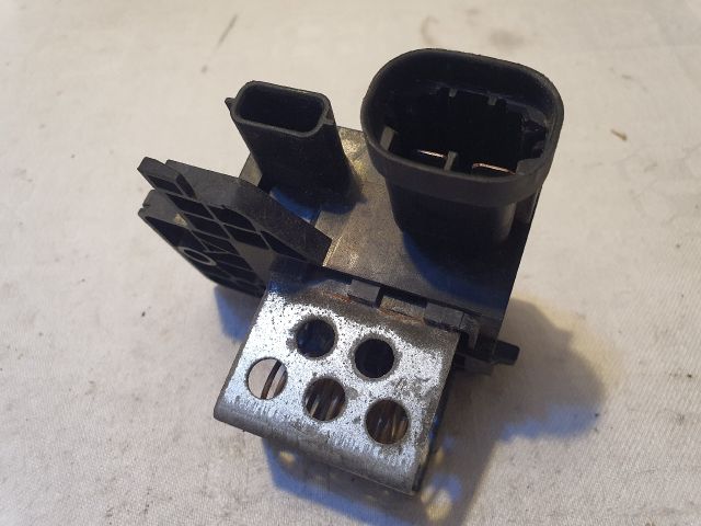 bontott DACIA SANDERO Előtét Ellenállás Hűtőventilátor