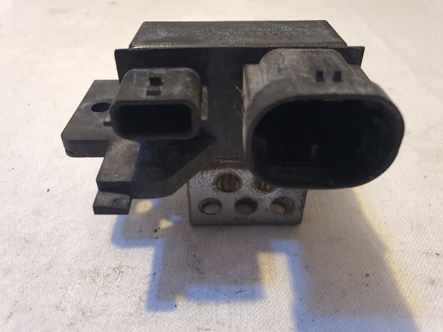 bontott DACIA SANDERO Előtét Ellenállás Hűtőventilátor