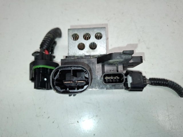 bontott DACIA SANDERO Előtét Ellenállás Hűtőventilátor