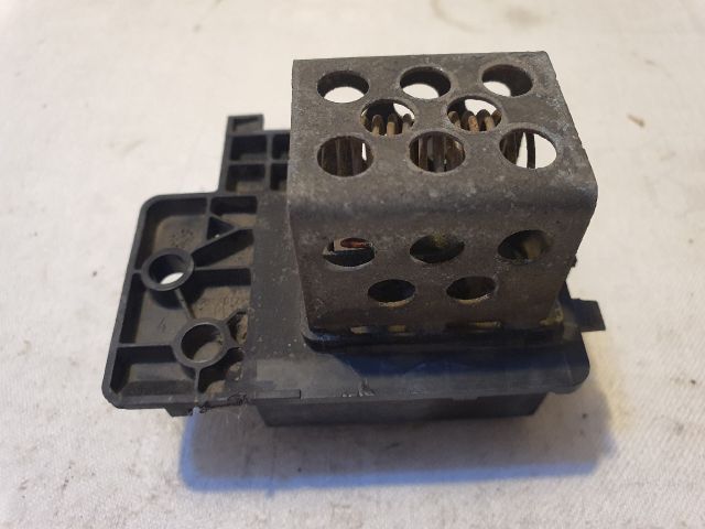 bontott DACIA SANDERO Előtét Ellenállás Hűtőventilátor