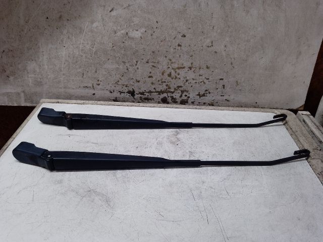 bontott DACIA SANDERO Első Ablaktörlő Kar