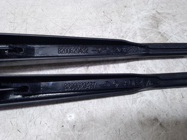 bontott DACIA SANDERO Első Ablaktörlő Kar