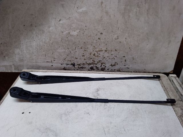 bontott DACIA SANDERO Első Ablaktörlő Kar