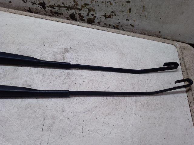 bontott DACIA SANDERO Első Ablaktörlő Kar