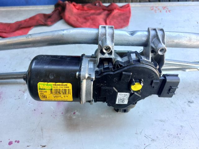 bontott DACIA SANDERO Első Ablaktörlő Motor