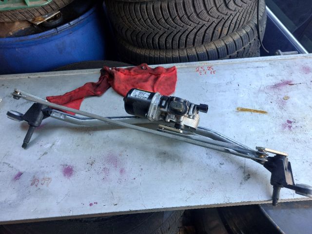 bontott DACIA SANDERO Első Ablaktörlő Motor