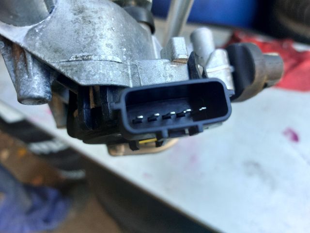 bontott DACIA SANDERO Első Ablaktörlő Motor